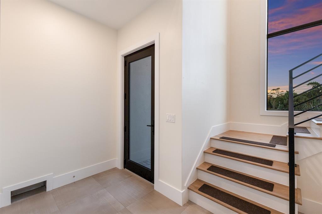 569 Rountree Drive Longboat Key, FL 34228 - Photo 8 of 69