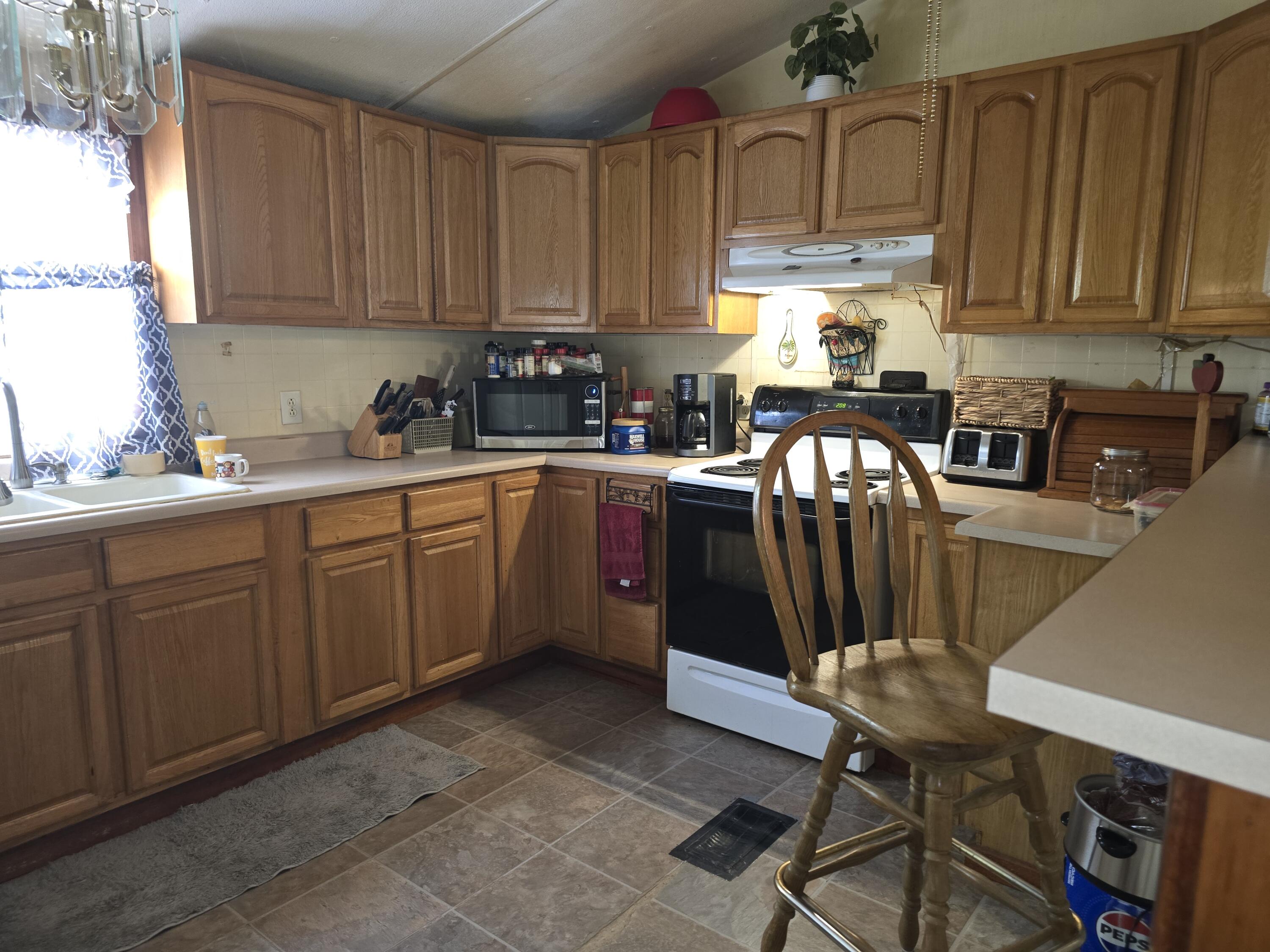 391 Rose Road Pineville, KY 40977 - Photo 4 of 32 20260424_111947