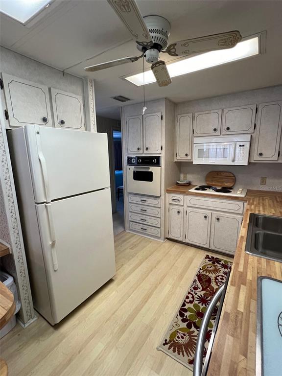 832 Cane Palm Street Largo, FL 33778 - Photo 11 of 37