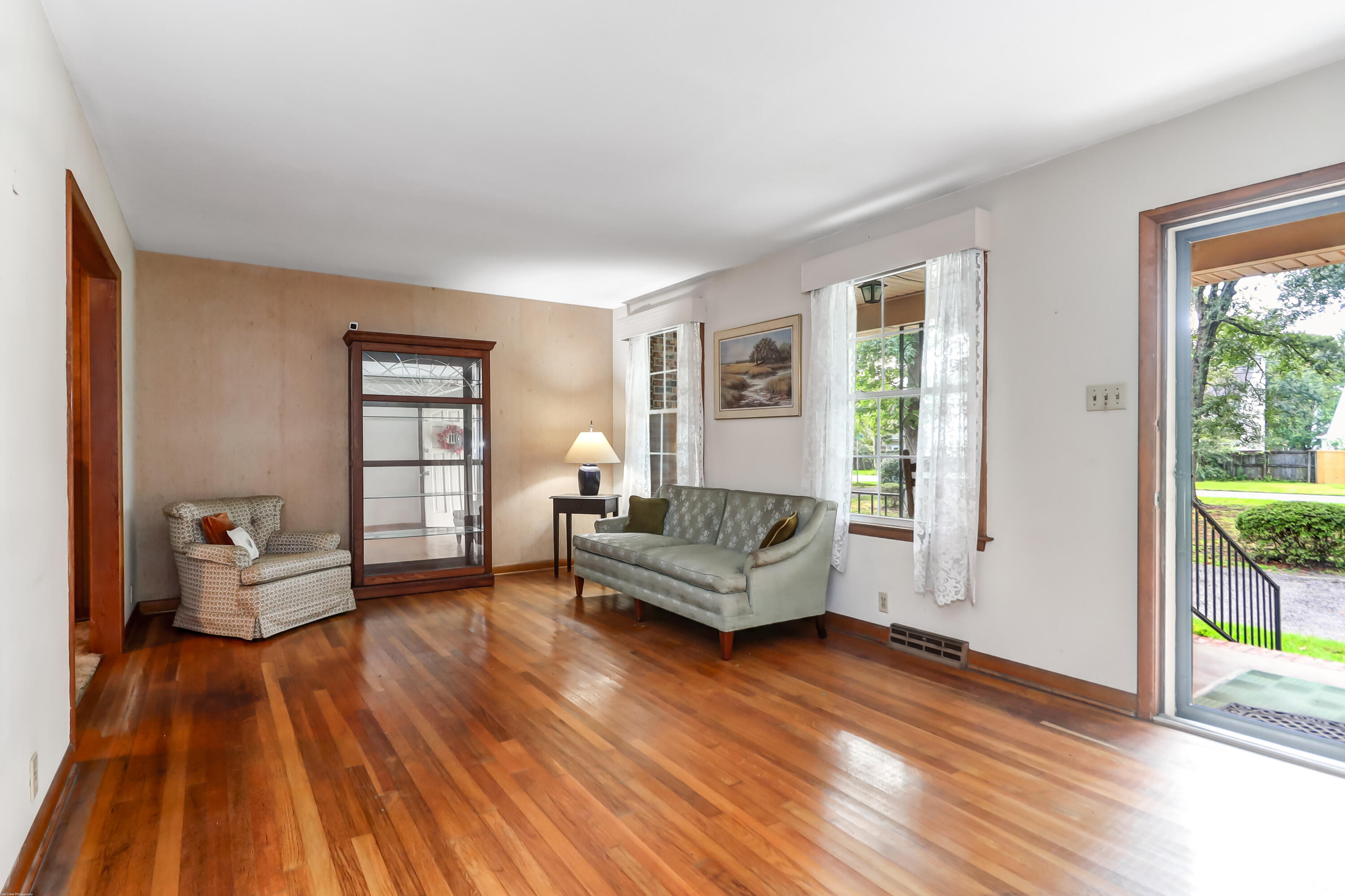 2016 Dogwood Road Charleston, SC 29414 - Photo 2 of 29 Front Room