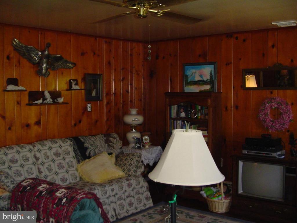 1085 Union School Road Mount Joy, PA 17552 - Photo 4 of 23 Gallery Image 4