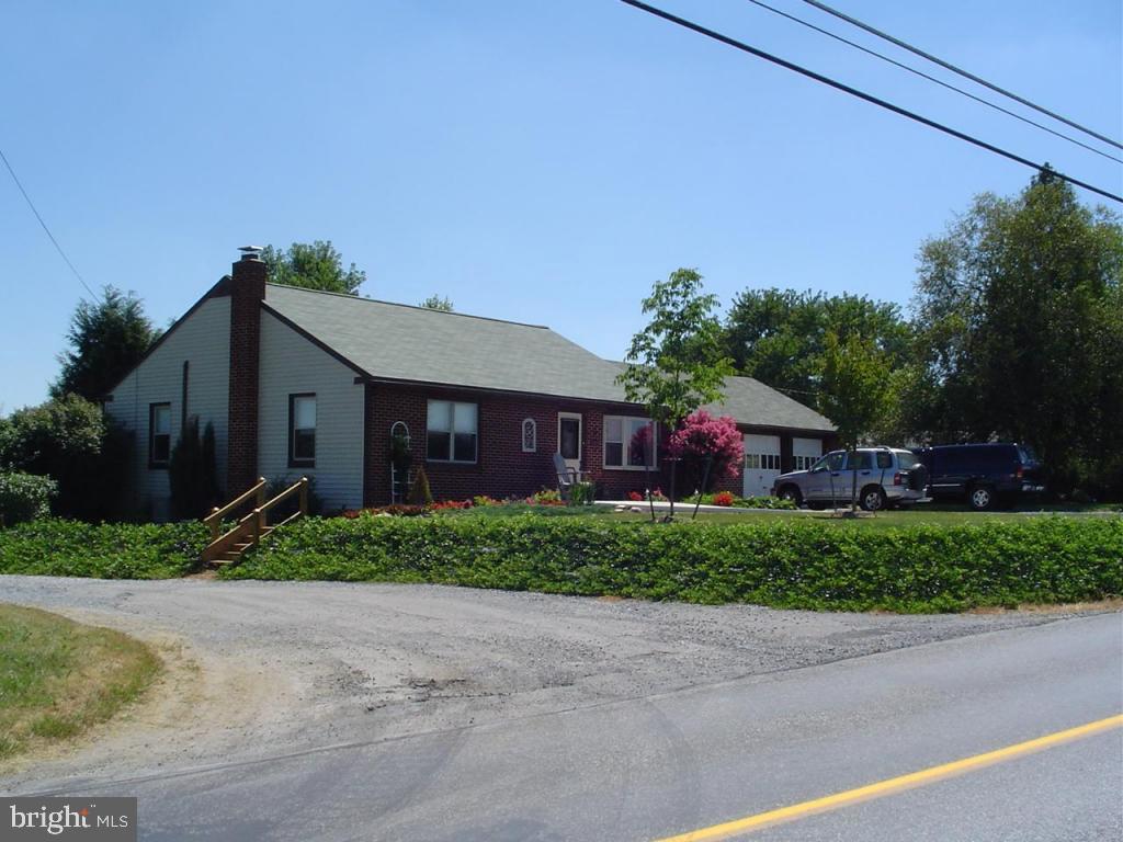 1085 Union School Road Mount Joy, PA 17552 - Photo 5 of 23 Gallery Image 5