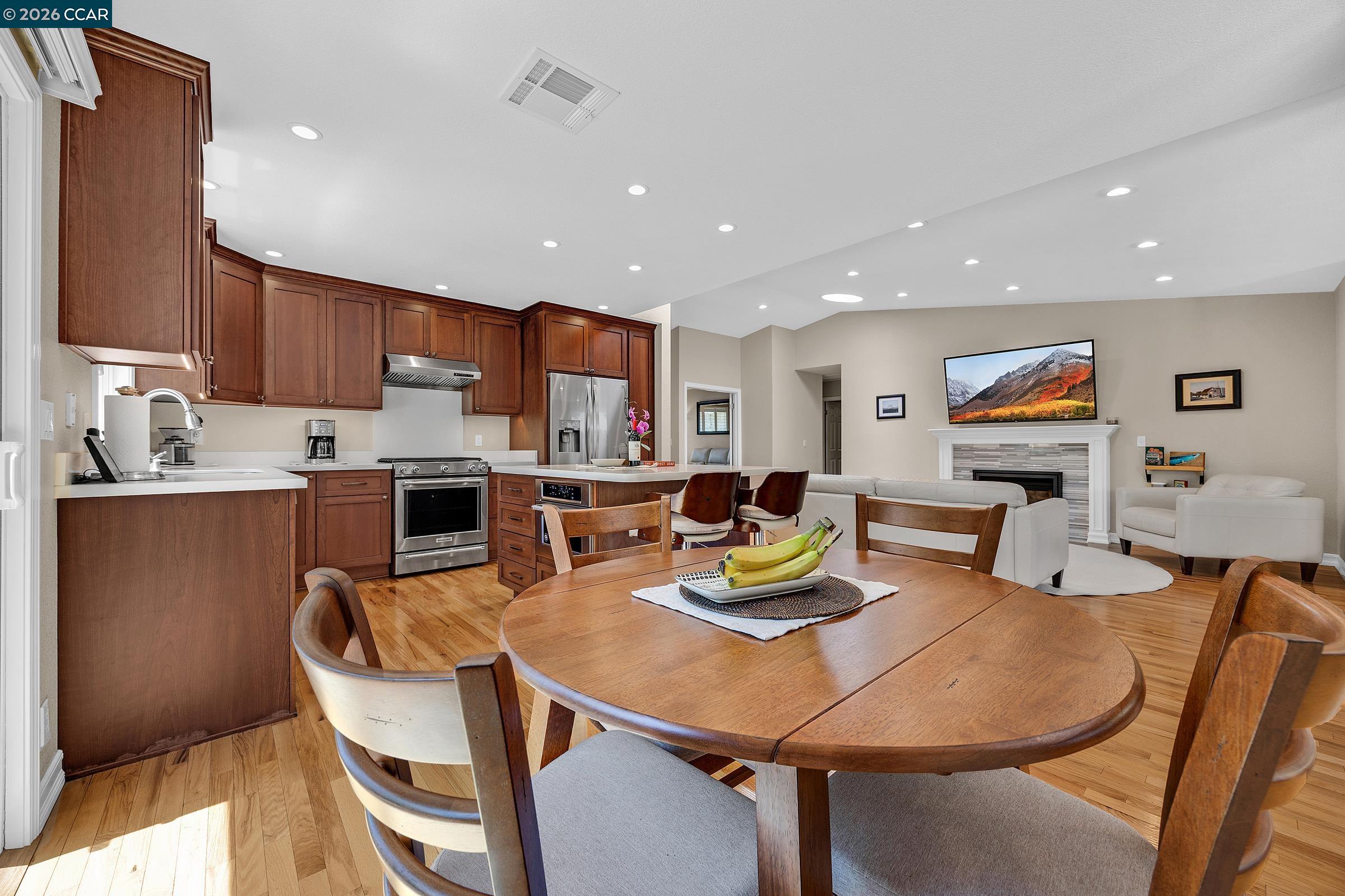 8 Bath Court San Ramon, CA 94583 - Photo 13 of 43