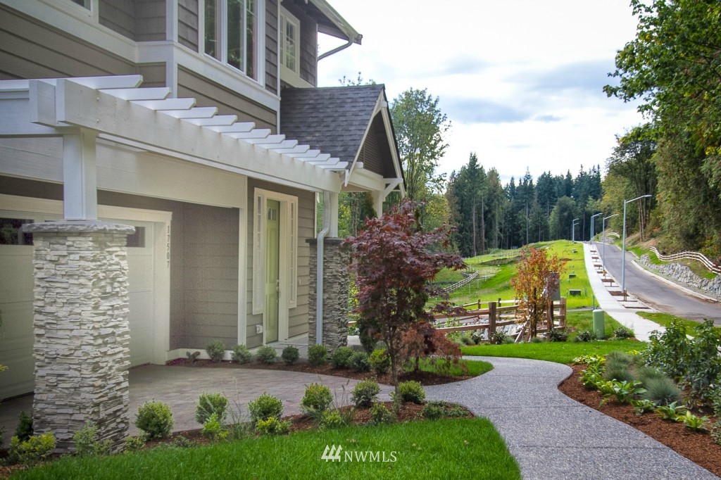 17413 3rd Avenue Southeast, Unit 1 Bothell, WA 98012 - Photo 2 of 23