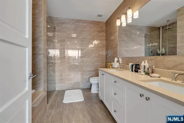 $1,298,000 | 9 Somerset Lane, Unit 617, Edgewater, NJ 07020