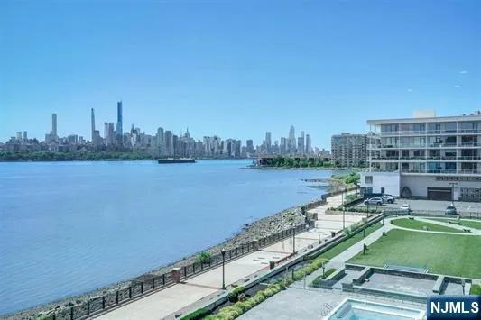 $1,298,000 | 9 Somerset Lane, Unit 617, Edgewater, NJ 07020