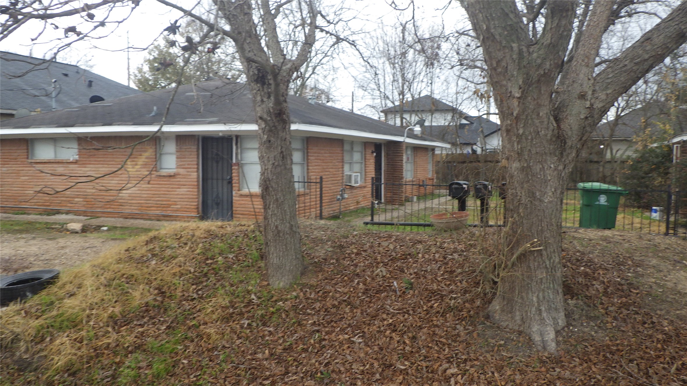 8410 Brandon Street Houston, TX 77051 - Photo 2 of 11