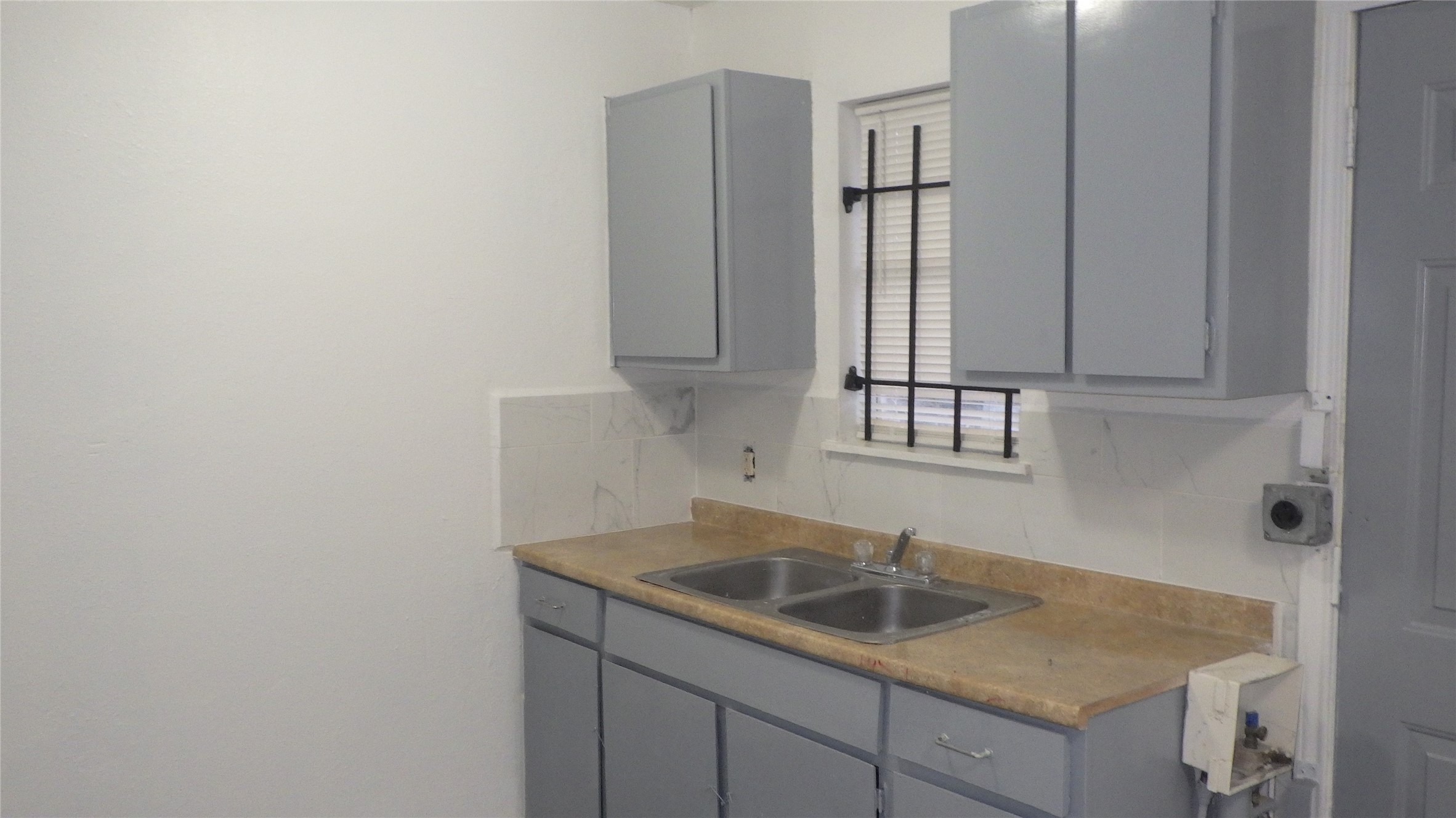 8410 Brandon Street Houston, TX 77051 - Photo 5 of 11