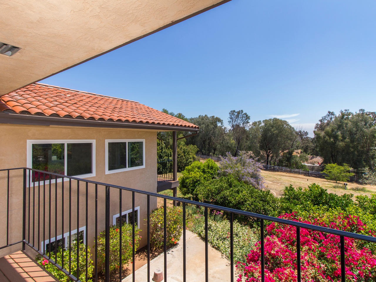 310 Rancho Camino Fallbrook, CA 92028 - Photo 11 of 25 Gallery Image 11