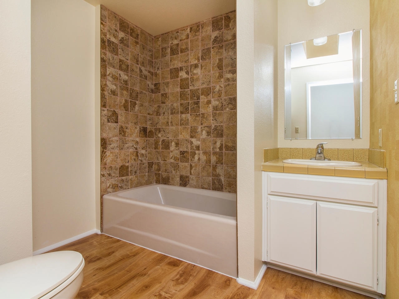 310 Rancho Camino Fallbrook, CA 92028 - Photo 15 of 25 Gallery Image 15