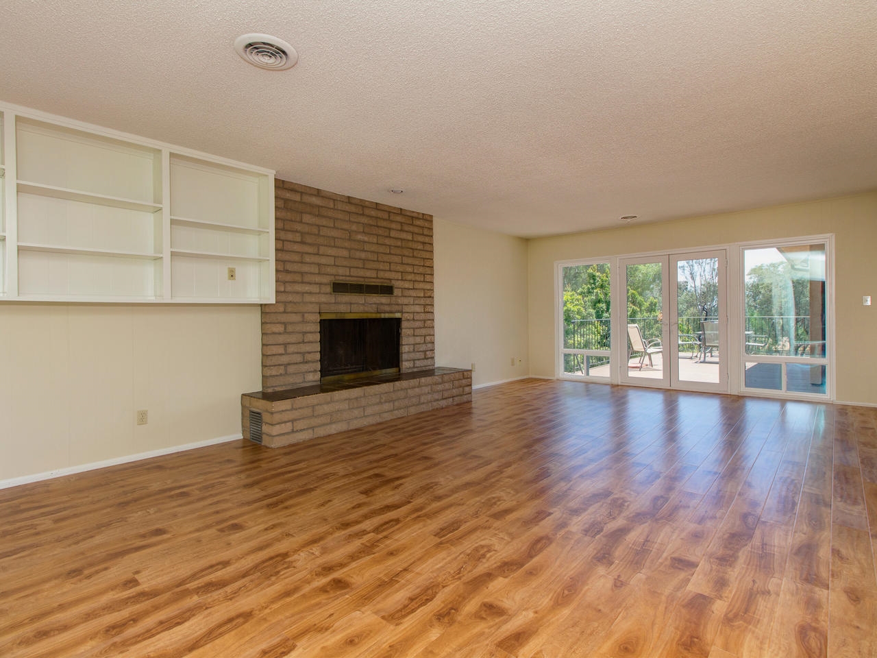 310 Rancho Camino Fallbrook, CA 92028 - Photo 9 of 25 Gallery Image 9