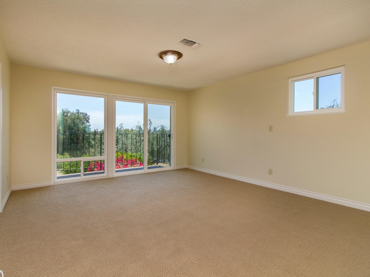 310 Rancho Camino Fallbrook, CA 92028 - Photo 10 of 25 Gallery Image 10