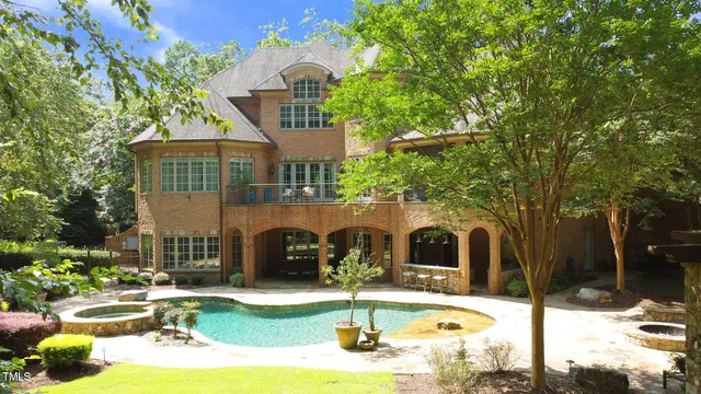a view of entryway and hall