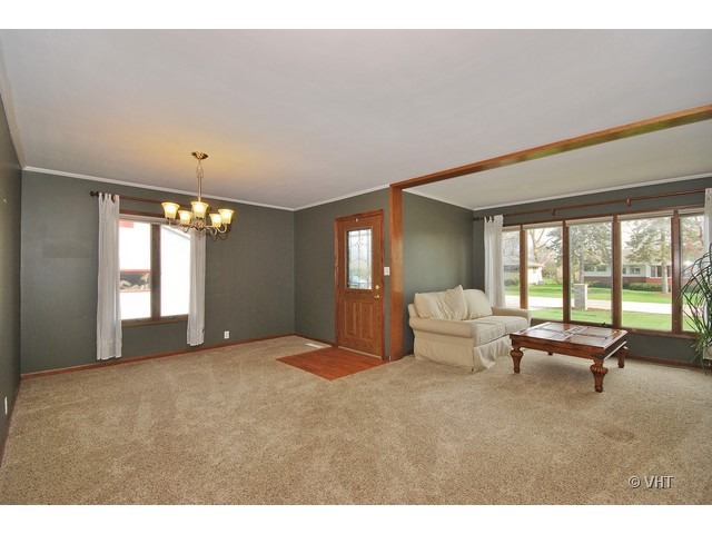 427 Douglas Road Batavia, IL 60510 - Photo 3 of 15
