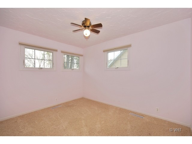 427 Douglas Road Batavia, IL 60510 - Photo 8 of 15