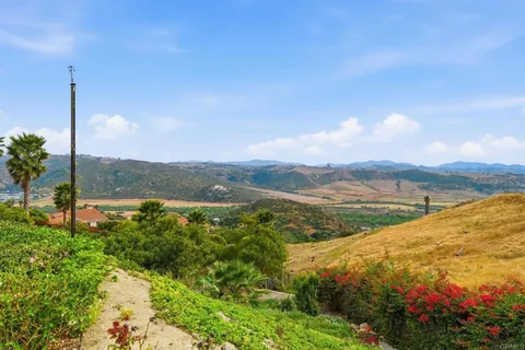 $2,498,747 | 3611 Monserate Hill Court, Fallbrook, CA 92028