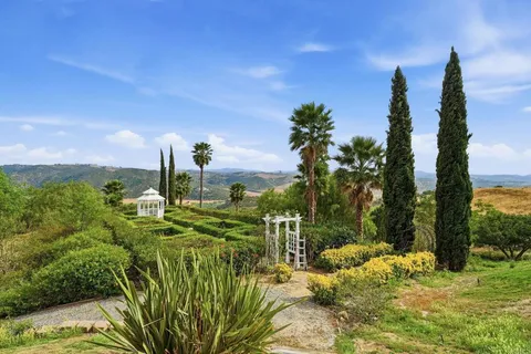 $2,498,747 | 3611 Monserate Hill Court, Fallbrook, CA 92028