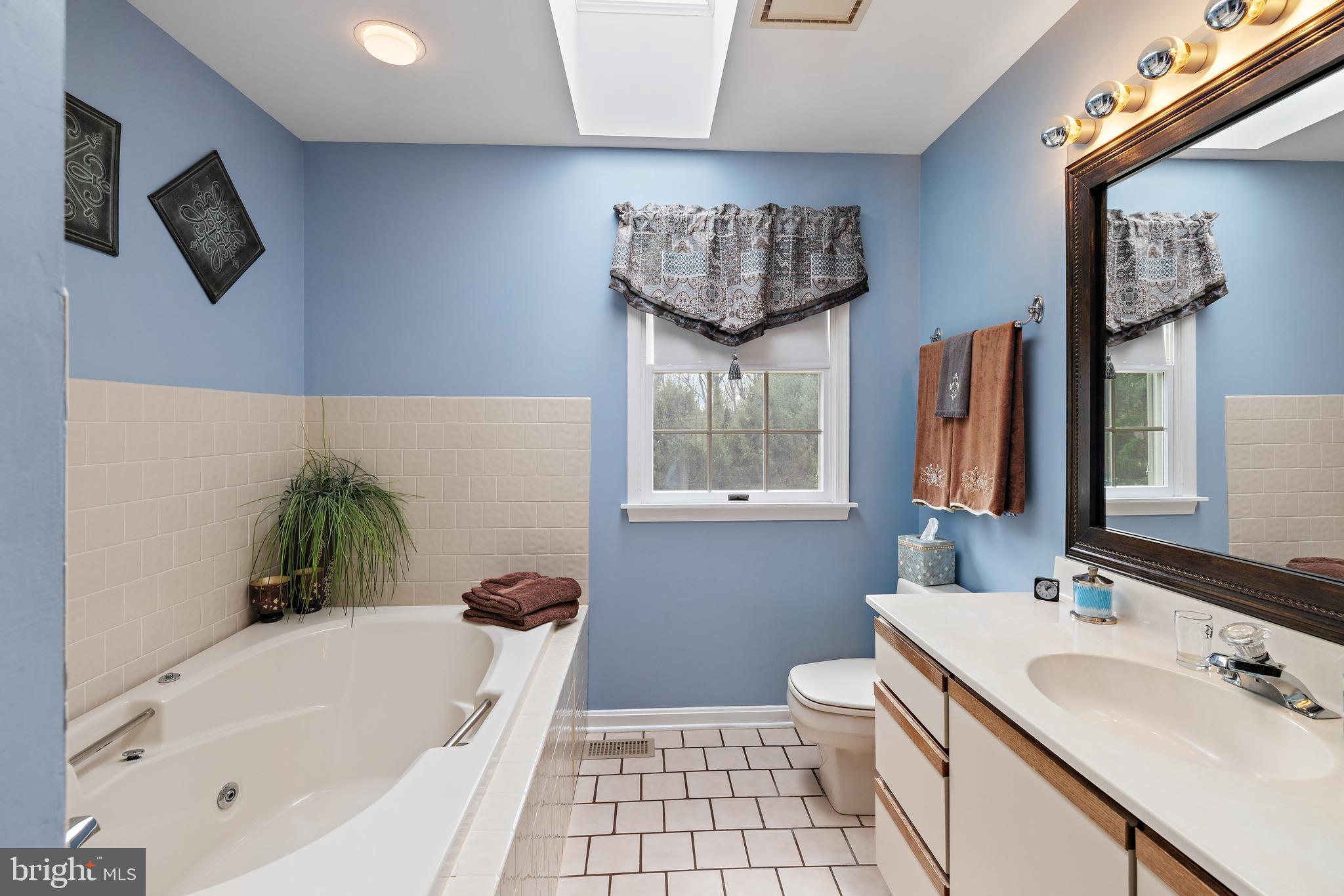 14710 Manor Road Phoenix, MD 21131 - Photo 21 of 43 BATH W/SOAKING TUB