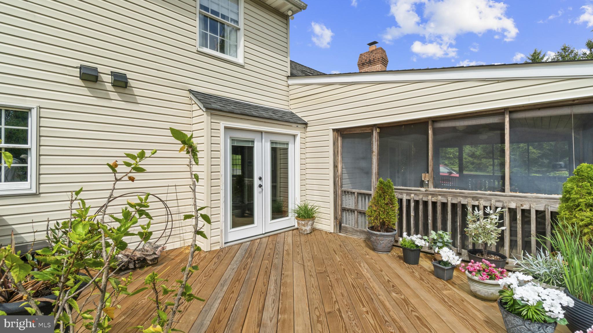 14710 Manor Road Phoenix, MD 21131 - Photo 38 of 43 OPEN AND SCREENED DECK