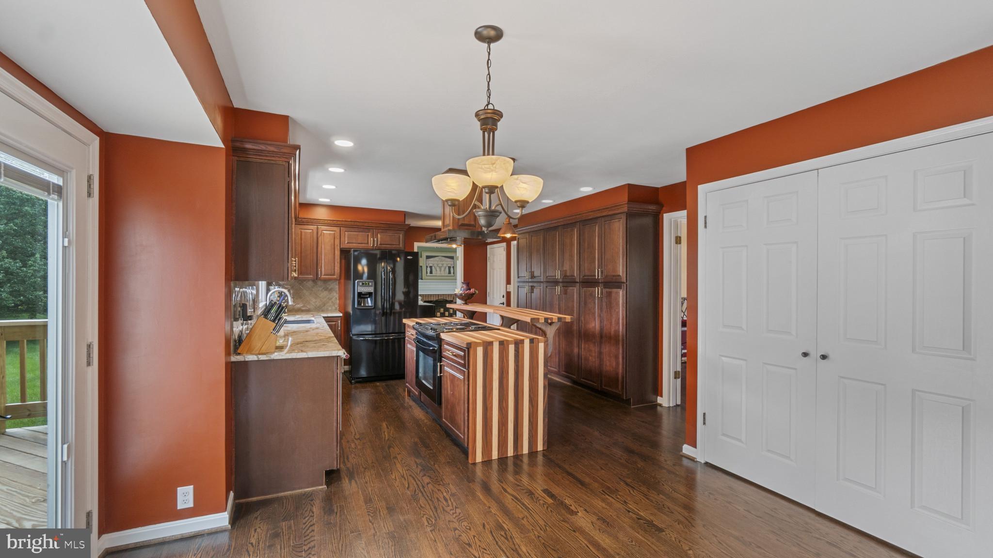 14710 Manor Road Phoenix, MD 21131 - Photo 7 of 43 LAUNDRY AREA OFF KITCHEN