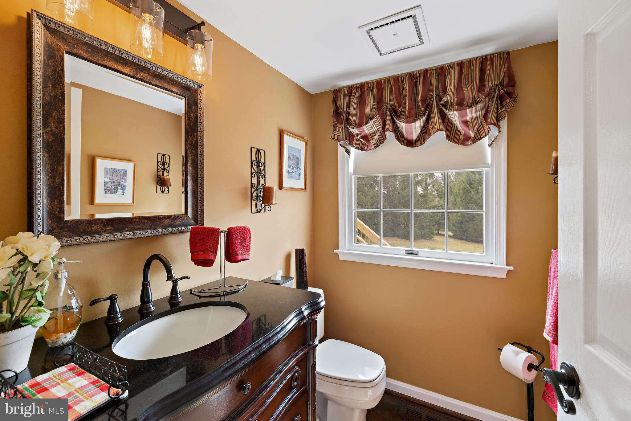 14710 Manor Road Phoenix, MD 21131 - Photo 9 of 43 POWDER ROOM