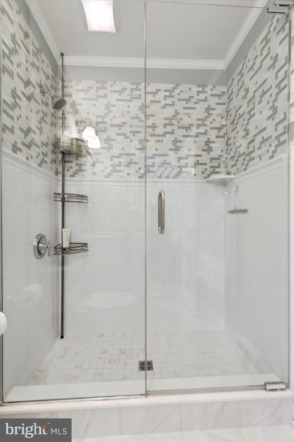 333 Liberty Lane Wayne, PA 19087 - Photo 17 of 25 Primary Bathroom