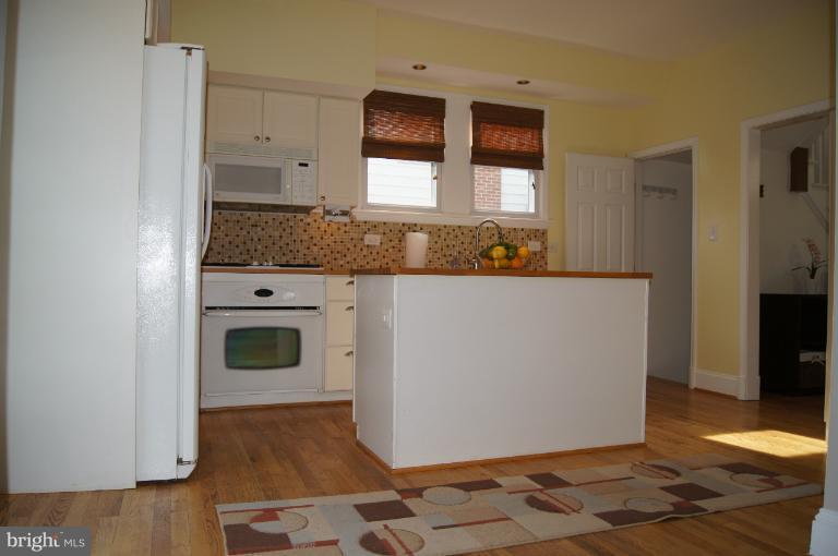 522 Murdock Road Baltimore, MD 21212 - Photo 1 of 30 View from living/family room to kitchen