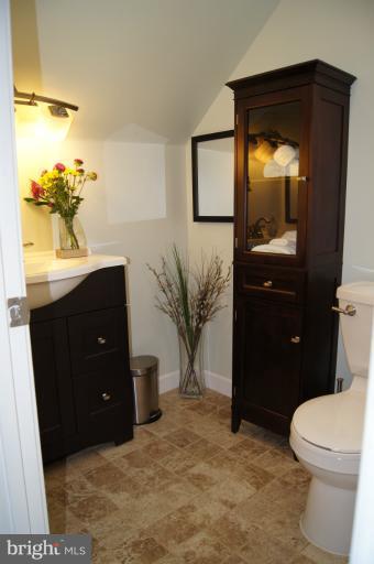 522 Murdock Road Baltimore, MD 21212 - Photo 22 of 30 Second floor renovated full bathroom