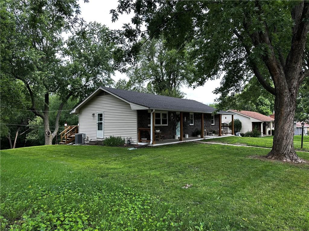 5606 Ripley Street St. Joseph, MO 64506 - Photo 1 of 22