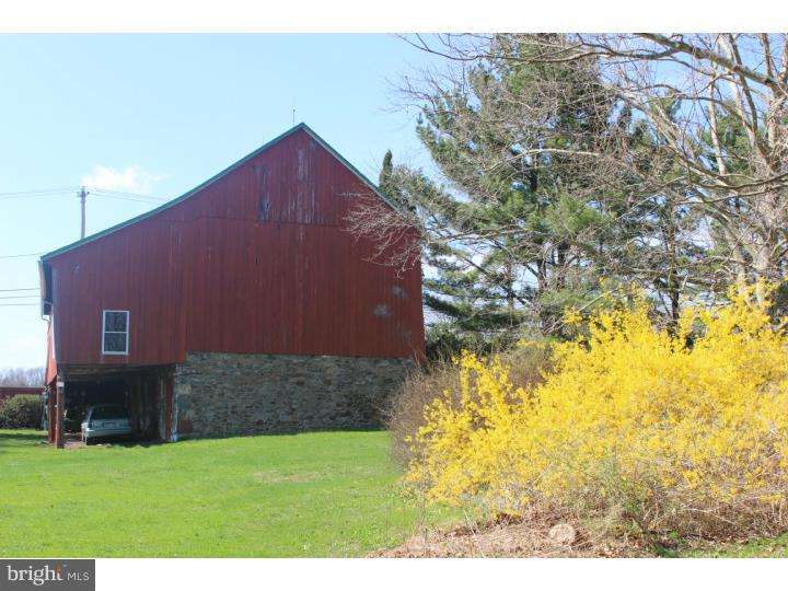 904 Heimbach Road Perkiomenville, PA 18074 - Photo 9 of 25 Barn