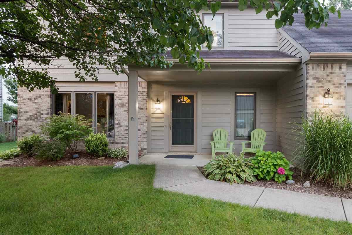 8929 Spring View Drive Fort Wayne, IN 46804 - Photo 2 of 35