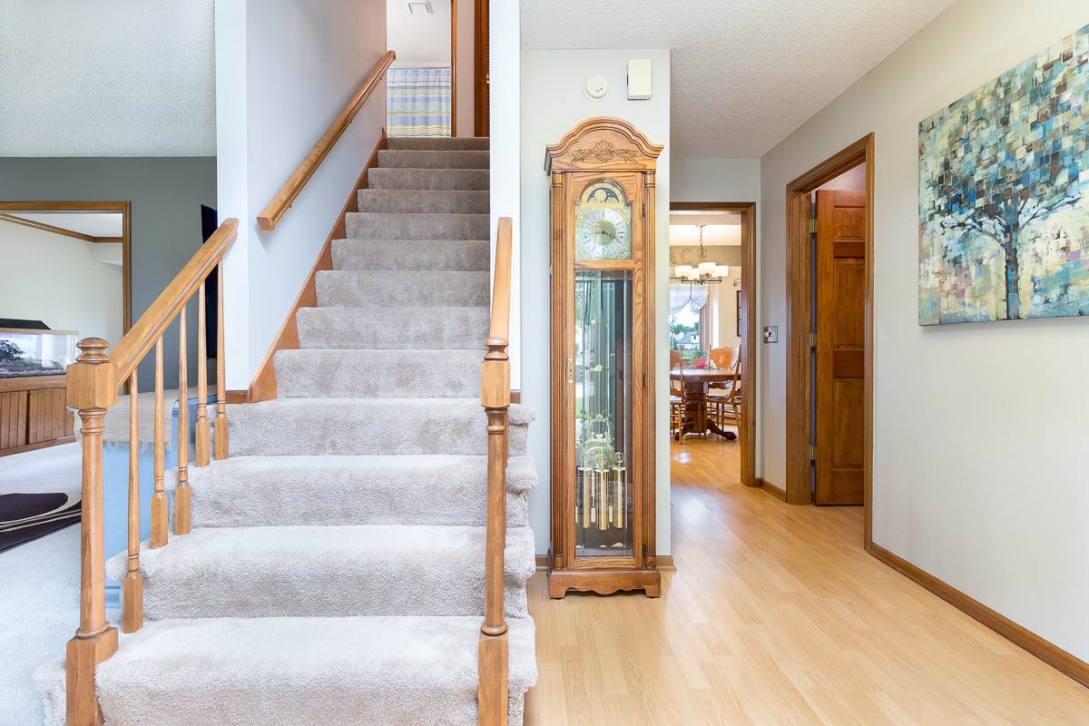 8929 Spring View Drive Fort Wayne, IN 46804 - Photo 4 of 35