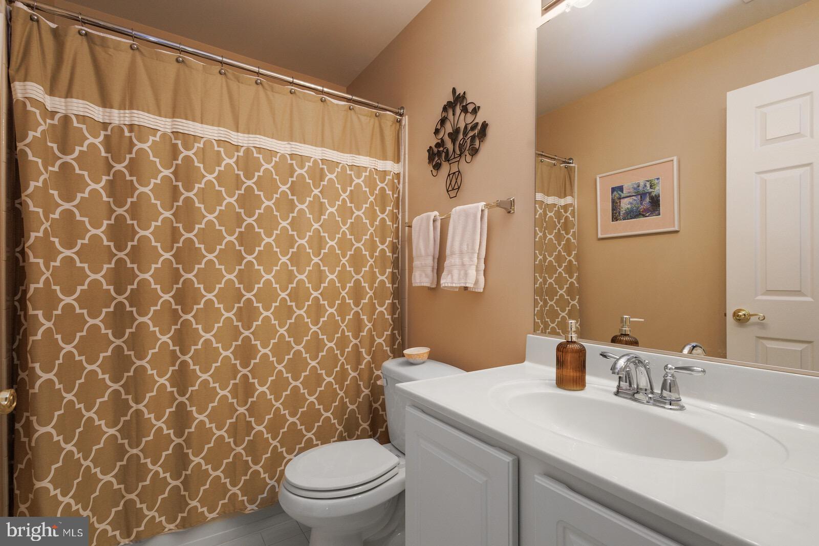 7224 Ivy Bank Road Laurel, MD 20707 - Photo 35 of 37 UPPER FULL BATH