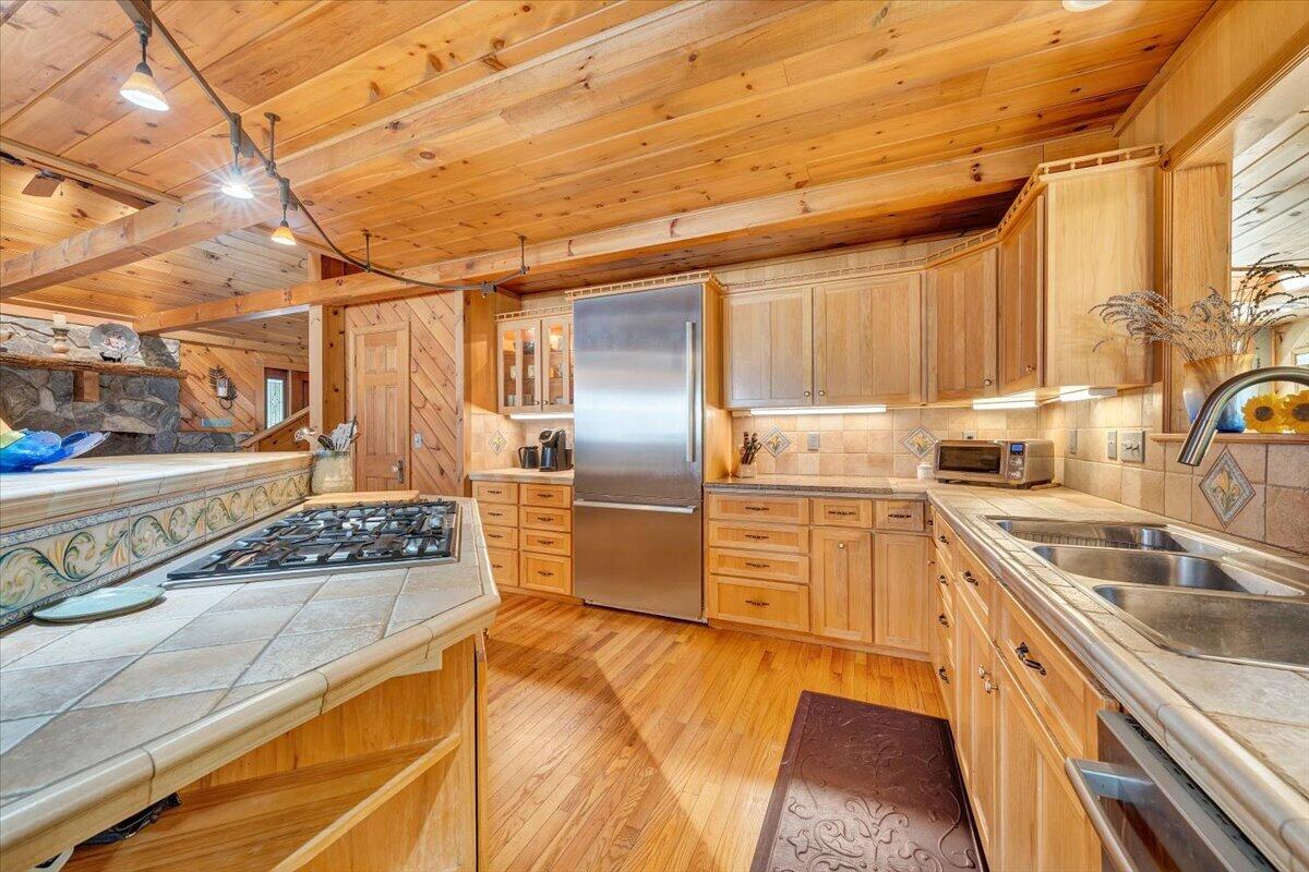 674 Old Furnace Road Southwest Floyd, VA 24091 - Photo 14 of 103 015-MIB06486