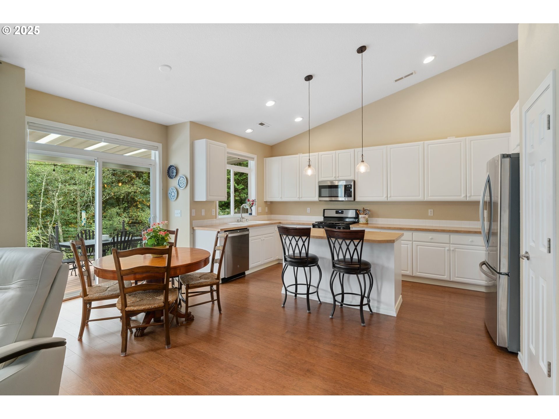 1801 North Falcon Drive Ridgefield, WA 98642 - Photo 10 of 45 Gallery Image 10