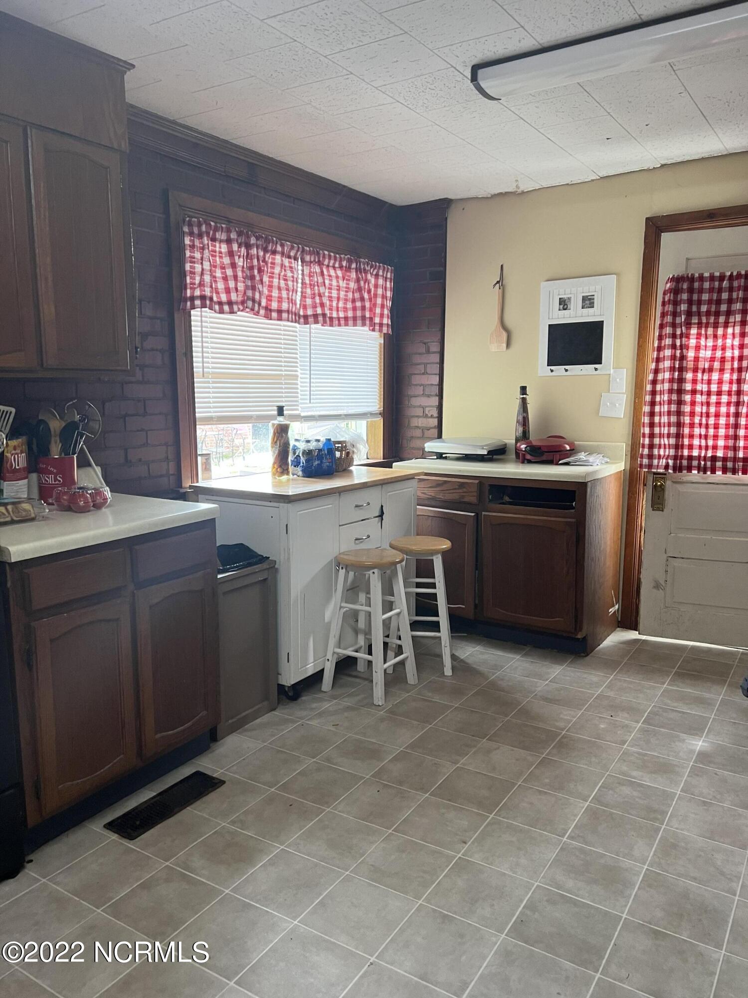 225 South Randolph Street Rockingham, NC 28379 - Photo 6 of 18 kitchen