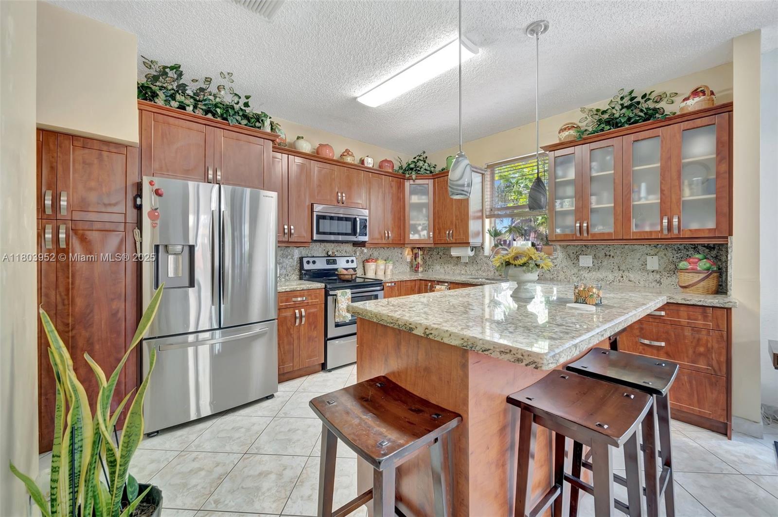 9053 Southwest 214th Street Cutler Bay, FL 33189 - Photo 12 of 53