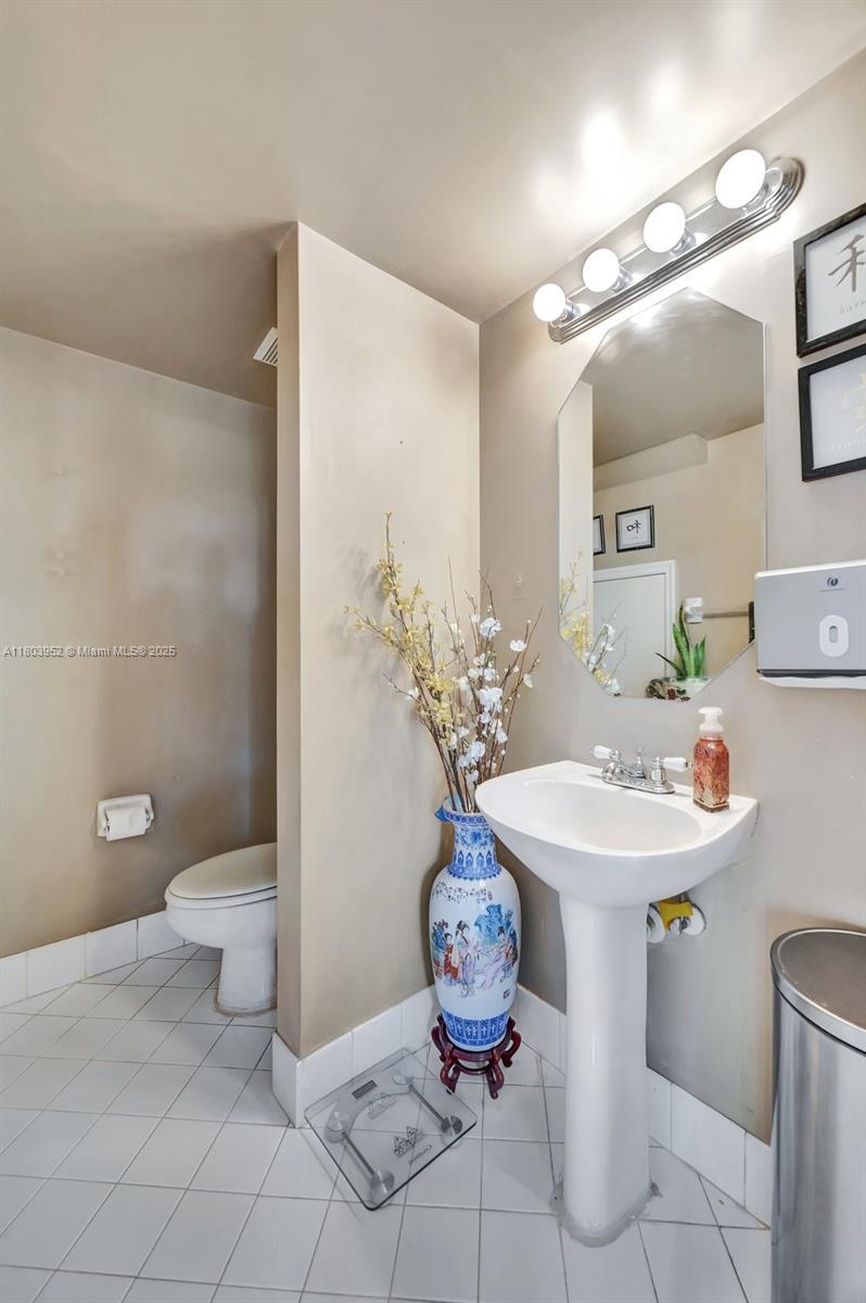 9053 Southwest 214th Street Cutler Bay, FL 33189 - Photo 14 of 53