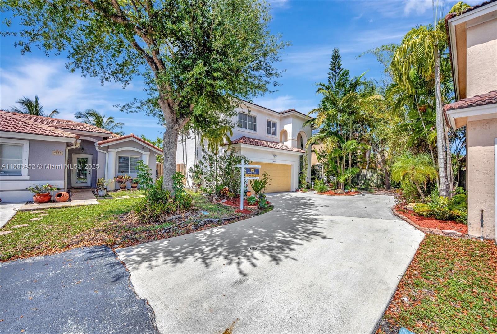 9053 Southwest 214th Street Cutler Bay, FL 33189 - Photo 2 of 53