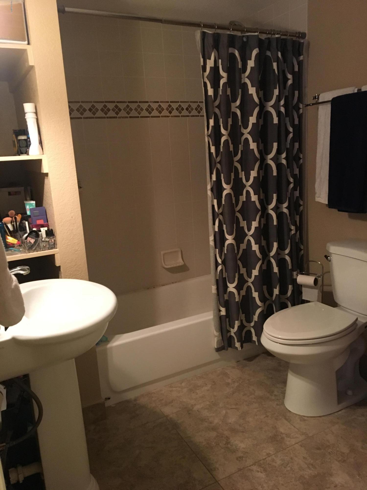 1541 West Shangri-la Road Phoenix, AZ 85029 - Photo 14 of 30 Full bathroom