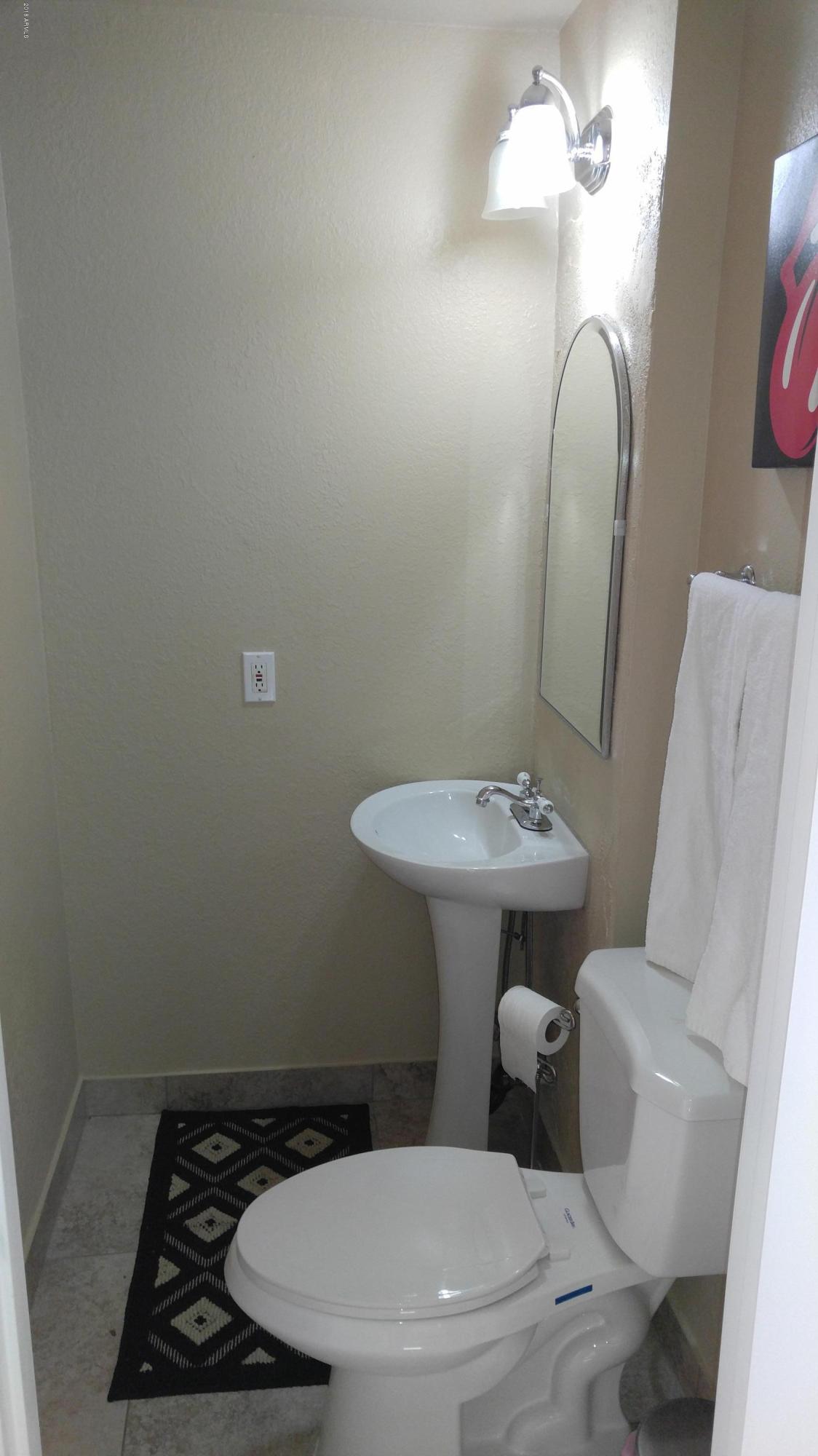 1541 West Shangri-la Road Phoenix, AZ 85029 - Photo 19 of 30 Half bath