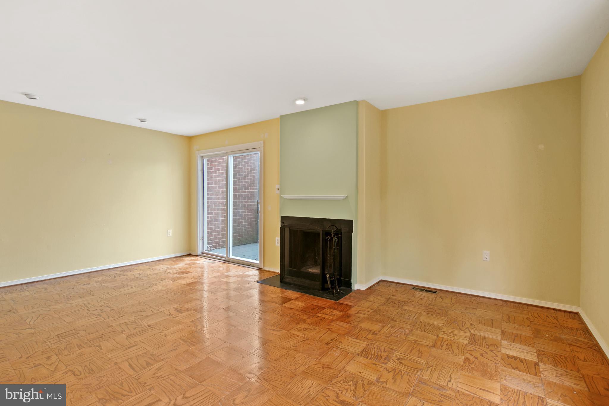 1955 Greenberry Road Baltimore, MD 21209 - Photo 13 of 38 Gallery Image 13