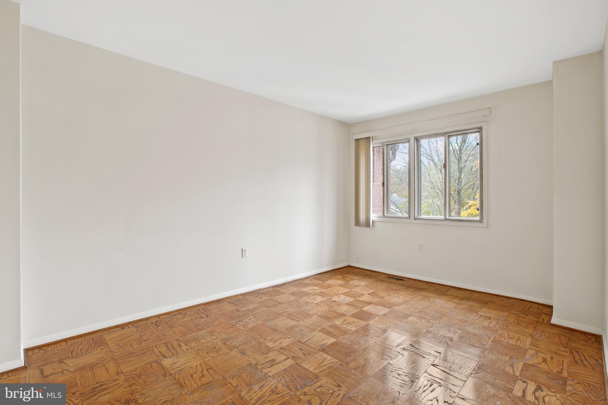 1955 Greenberry Road Baltimore, MD 21209 - Photo 20 of 38 Gallery Image 20