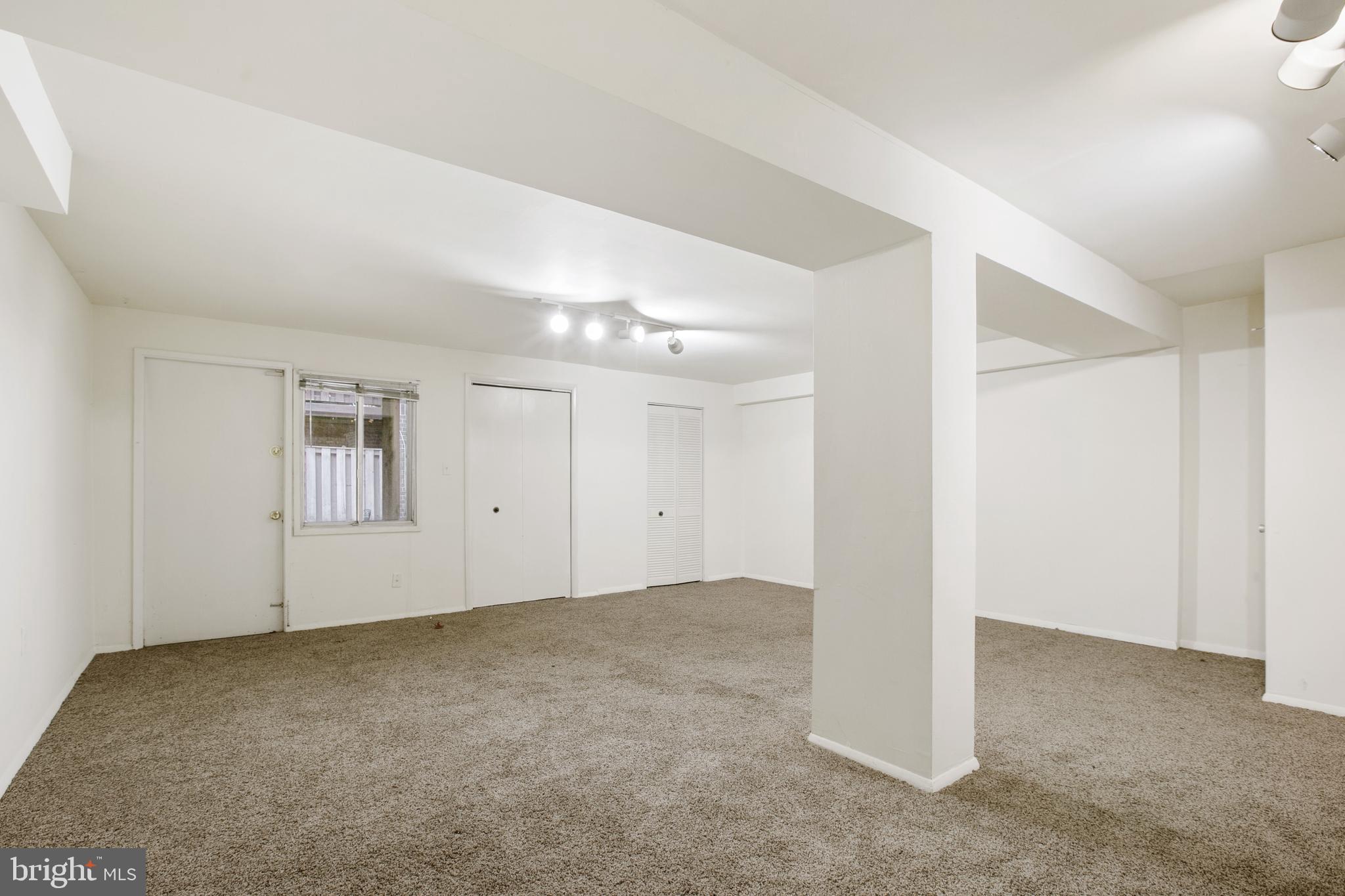 1955 Greenberry Road Baltimore, MD 21209 - Photo 26 of 38 Gallery Image 26