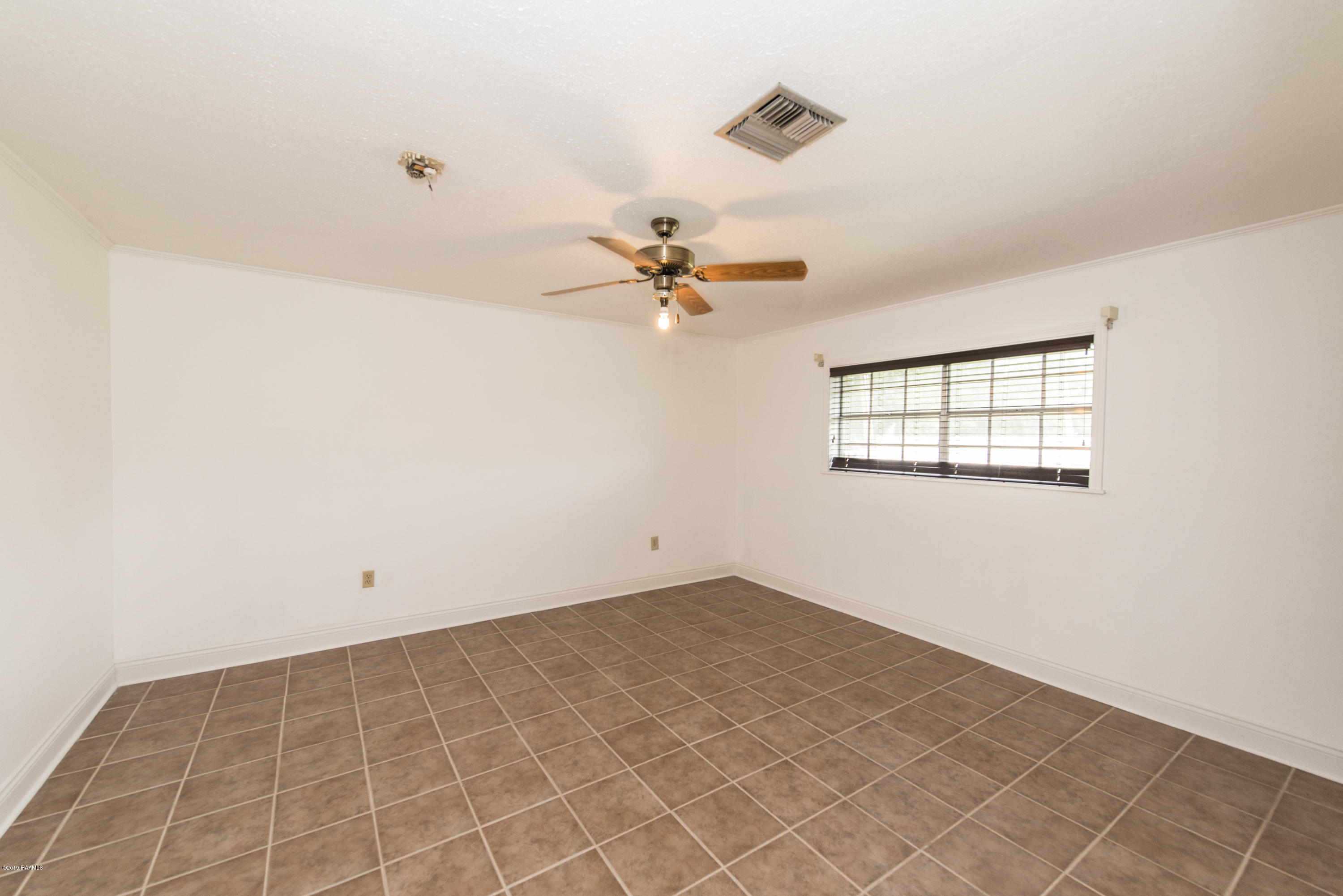 2415 East Broussard Road Lafayette, LA 70508 - Photo 13 of 28 Gallery Image 13