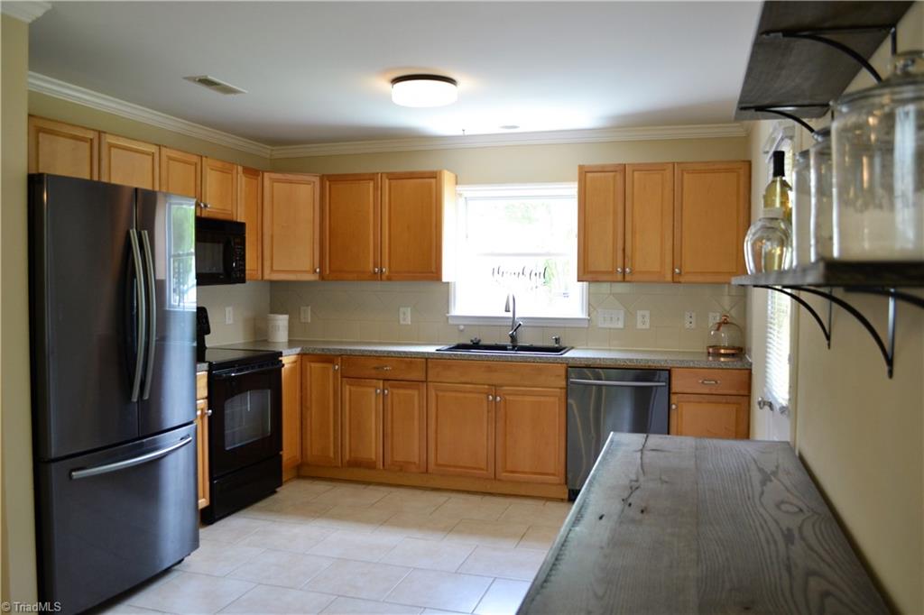 3454 Parrish Road Winston-Salem, NC 27105 - Photo 9 of 30