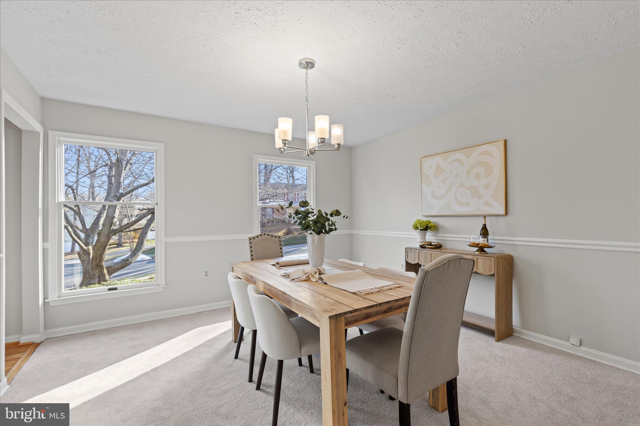 865 Moffett Forge Road Herndon, VA 20170 - Photo 13 of 62 a dining room with furniture and window