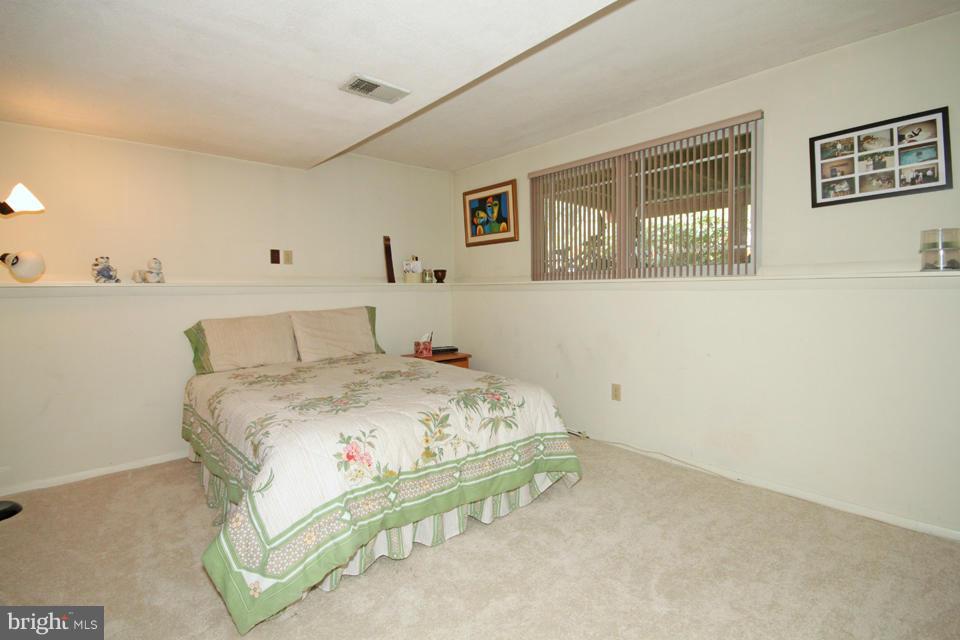 5815 Heming Avenue Springfield, VA 22151 - Photo 17 of 27 Bedroom
