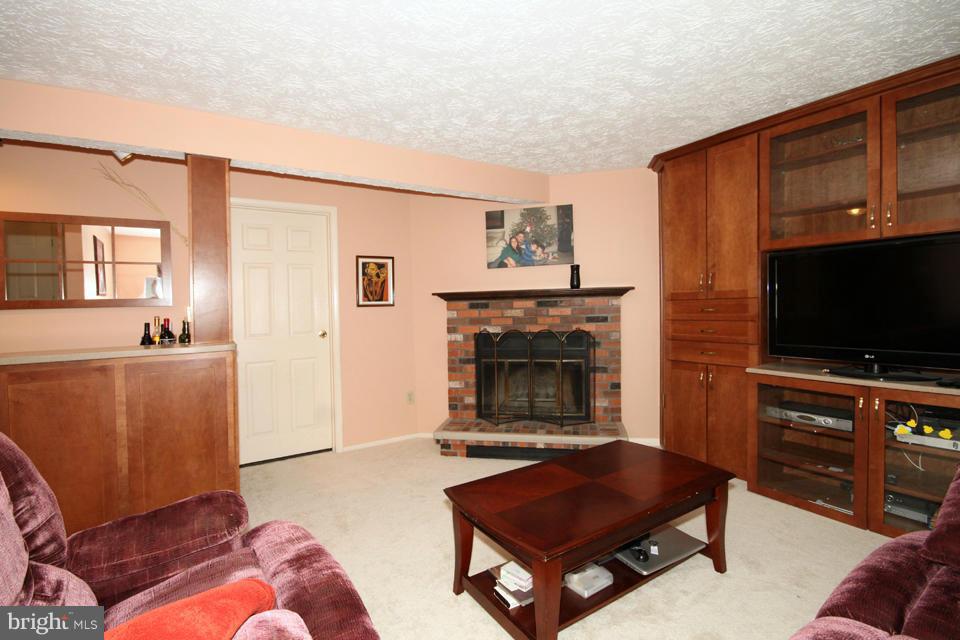 5815 Heming Avenue Springfield, VA 22151 - Photo 21 of 27 Family Room
