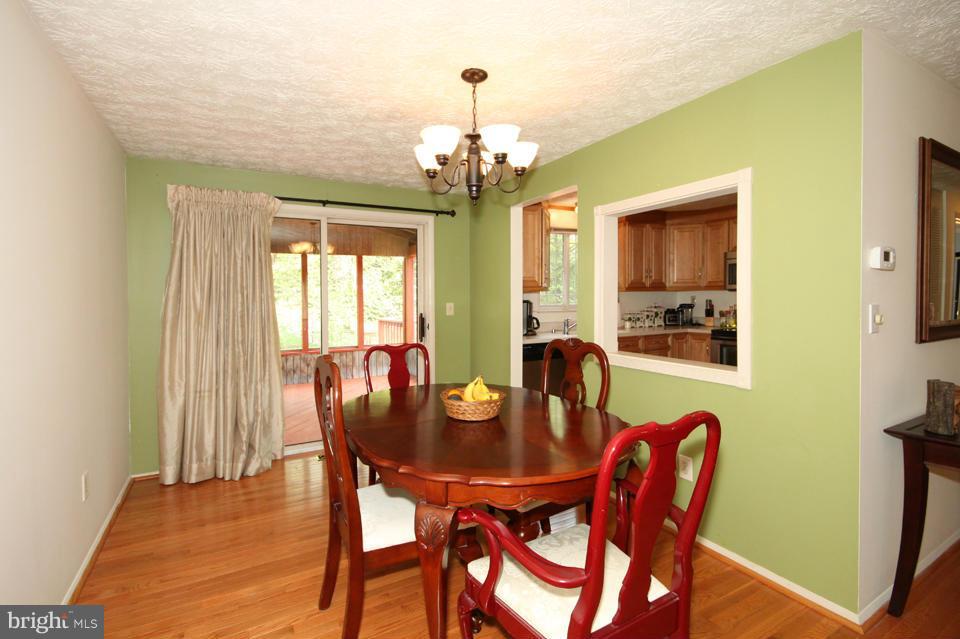 5815 Heming Avenue Springfield, VA 22151 - Photo 6 of 27 Dining Room